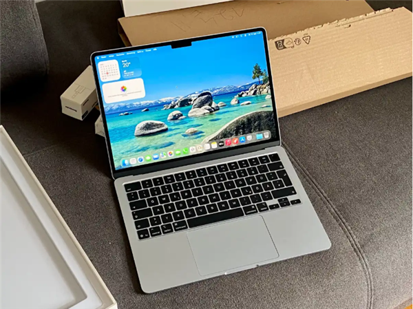 苹果妥协！首款触控屏MacBook Pro曝光：M5 Pro/Max加持