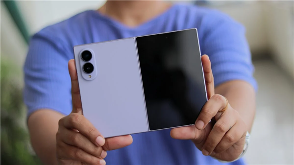三星意外受益：Galaxy Z Fold8销量大涨10%，iPhone Duo发布成契机