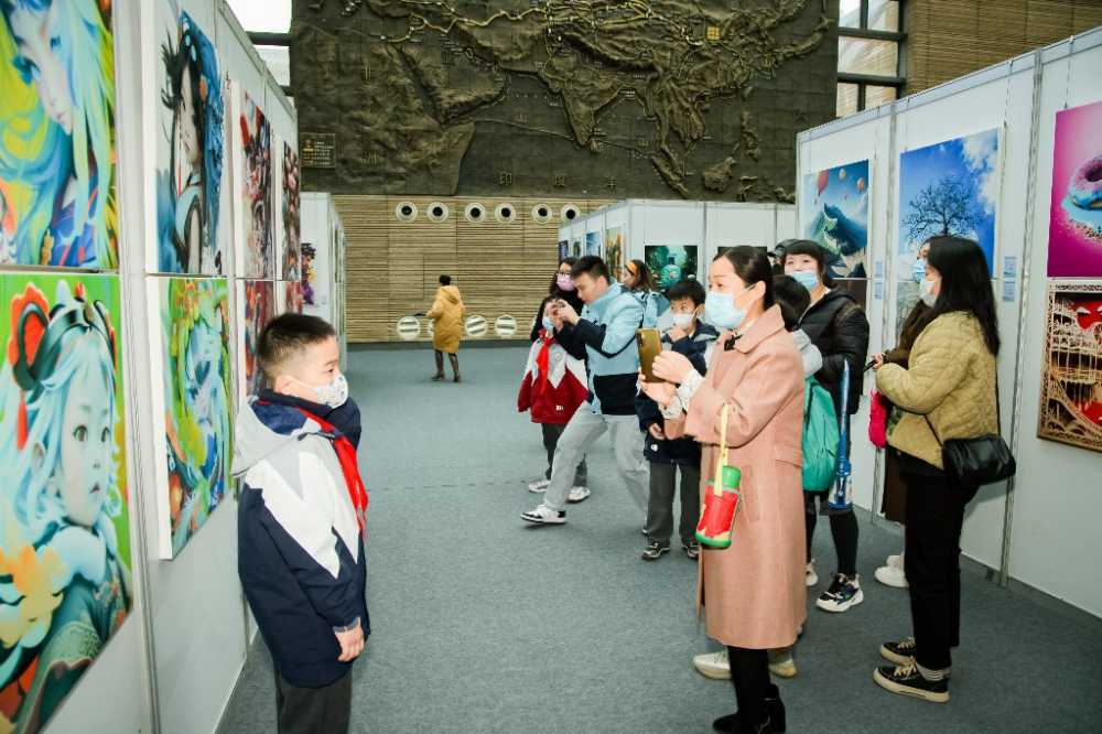 陕西：海峡两岸青少年AIGC作品交流联谊活动启动！两岸各界代表和师生近400人参加了活动