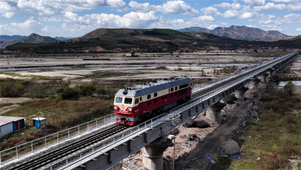 Overall Freight Capacity Boosted! Jing-Tong Railway's Largest Girder Replacement Construction Successfully Completed