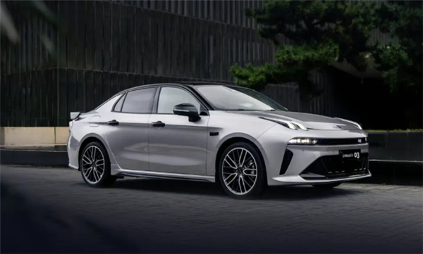 Limited-time pricing starting at 103，800 RMB: New Lynk & Co 03 family launched， with 2.0T models delivering 272 horsepower from the start.