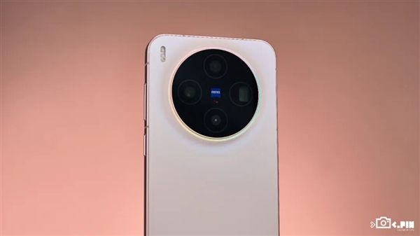 Can the vivo X300， starting at 4399 yuan， be the strongest standard version phone this year?