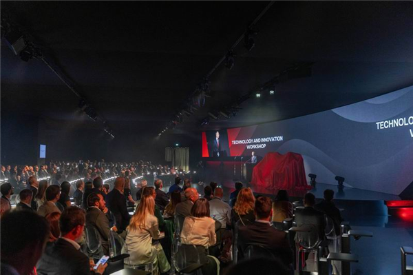 Ferrari's First Electric Car Unveiled， Market Value Drops by 12.7 Billion