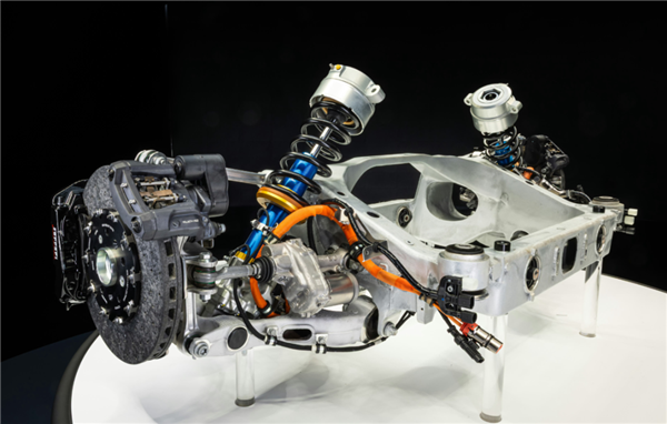 Ferrari's First Electric Car Unveiled， Market Value Drops by 12.7 Billion