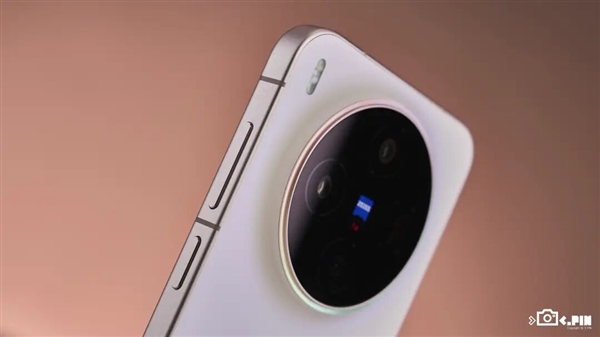 Can the vivo X300， starting at 4399 yuan， be the strongest standard version phone this year?