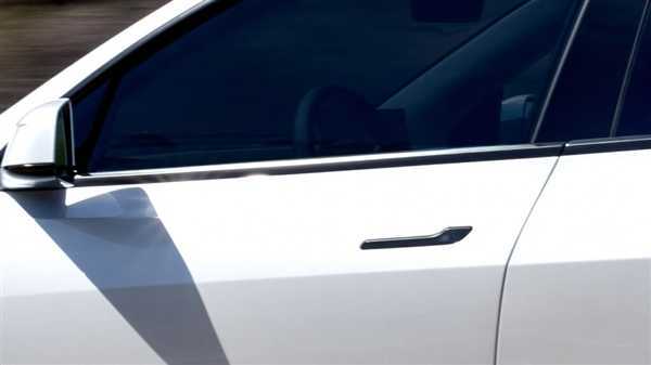 Multiple individuals trapped and died in vehicles post-accident! EU regulators challenge electronic door handles