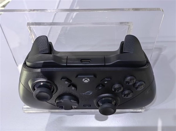 ROG雷切2 XBOX无线手柄正式发布：全新微动按键+TMR摇杆、要价999元