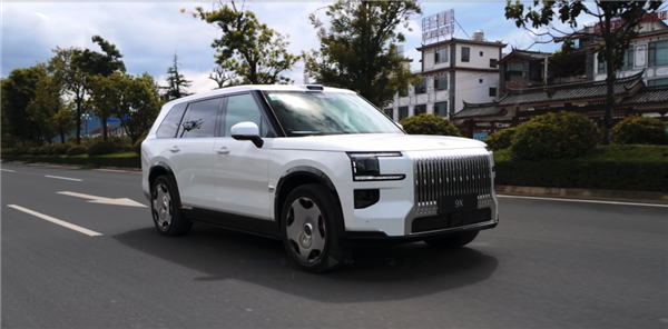 售价不到十分之一：极氪这台“库里南”味正吗