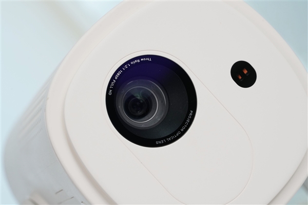 Danmaku Smart 2 Hands-on: The Brightest Portable Projector Under 2000 Yuan