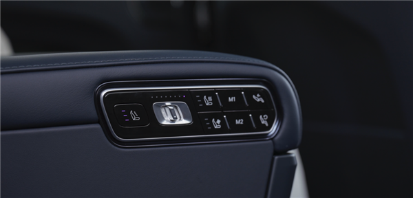 售价不到十分之一：极氪这台“库里南”味正吗