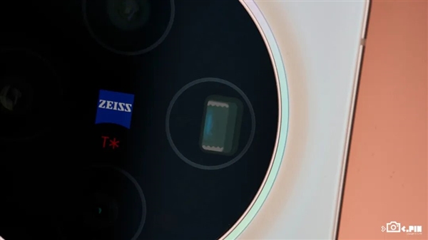 Can the vivo X300， starting at 4399 yuan， be the strongest standard version phone this year?