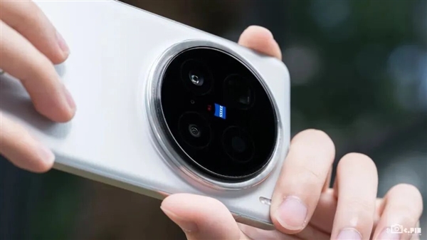 You might not know if mobile camera flagships suit you