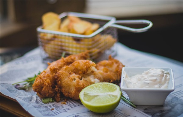 警惕！无烟酒习惯炸鸡店老板患肺癌：日均炸鸡7小时