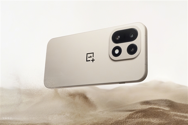 First Performance Ultra Flagship! OnePlus 15 Starts at 3999 RMB