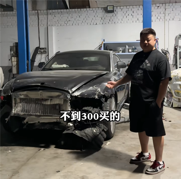 Rental Company Buys Chen Zhen's Damaged Rolls-Royce for Hype, Streams for Three Days