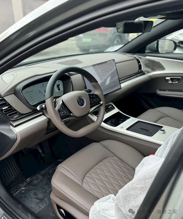 BYD Han Extended Edition Exterior First Look! Launching October 10th: Hybrid Adds 245km Version， Features Column Shifter and Refrigerator
