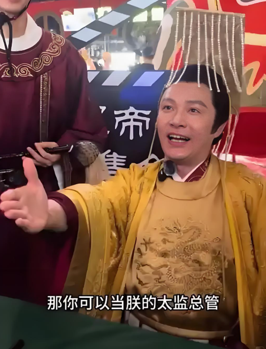 National Day Holiday Sees Multiple Veteran Actors 'Back on Duty' at Tourist Attractions: 'A Chinese Odyssey' Tang Monk， Kumārajīva， and Others Recreate Classic Roles