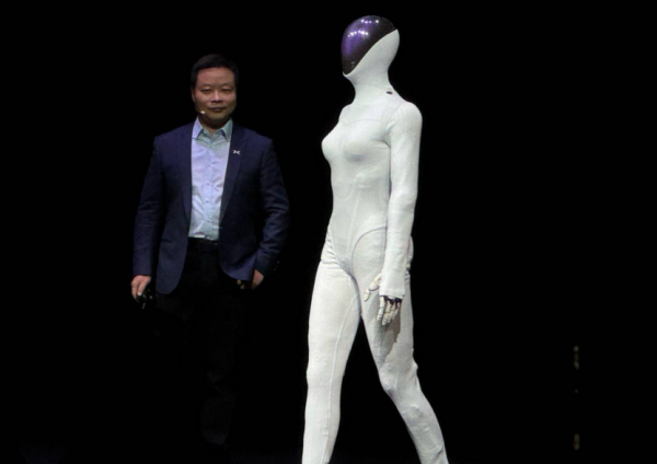 XPENG Unveils Second-Gen VLA Model: Mass Production of Robots and Robotaxis by 2026