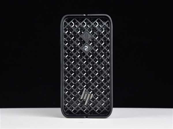 Smaller than NAS， More Powerful than Desktop! Ryzen AI Max+ PRO 395 Mini PC Hands-On Review