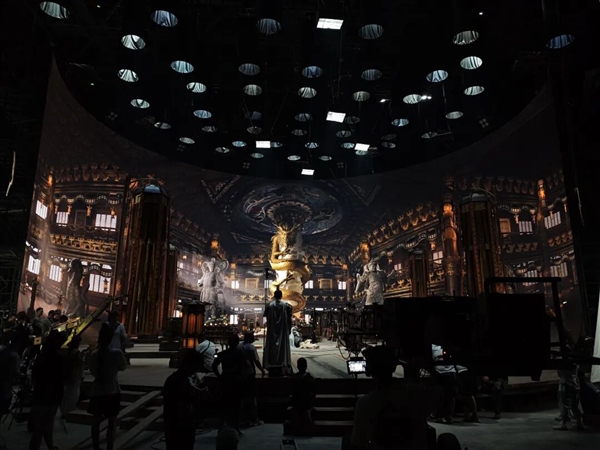 After visiting Hengdian， we discovered LED screens are replacing green screens