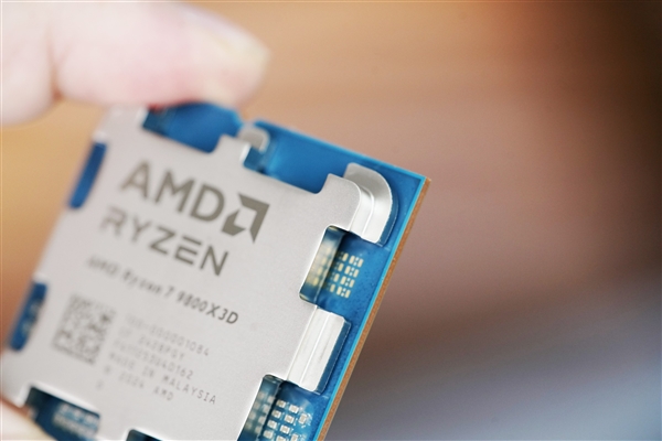 AMD继续主导CPU市场：月销量占比接近84%！其中一款产品销量逼近Intel全系