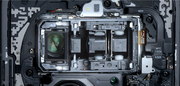 全国限量3万套！小米之家购买小米17 Ultra送“限定影像随行包”