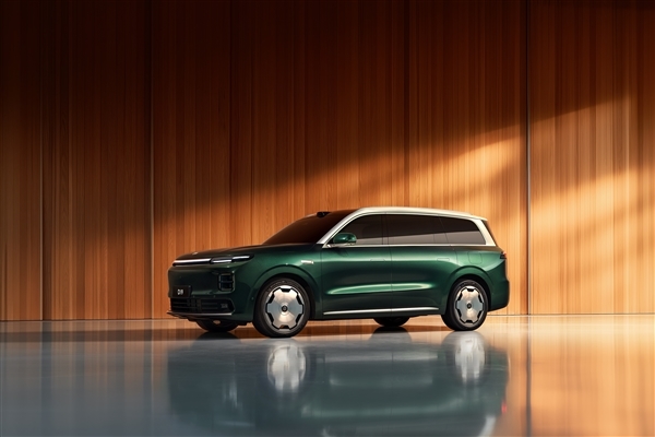 纯电续航500km 全球增程车型第一！零跑家族最大SUV D19发布：明年4月上市