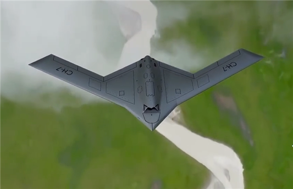 “空中大蝙蝠”彩虹7无人机有多牛 央视揭秘：堪称无敌！