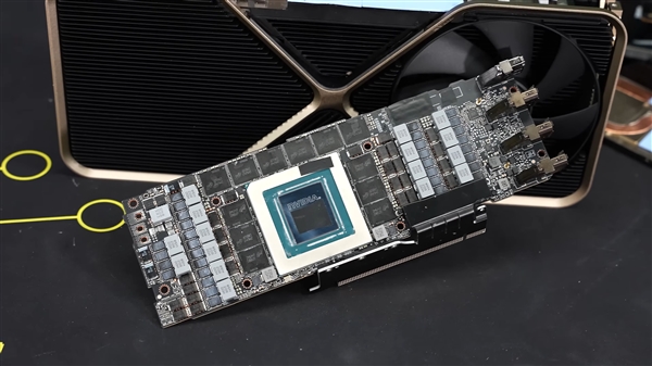 NVIDIA从未发布的900W显卡Titan Ada！被大神拆解了