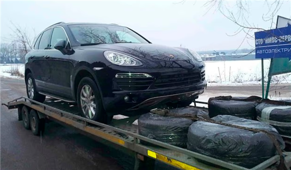 豪华汽车变“报废车” 俄罗斯数百辆保时捷突然无法启动！