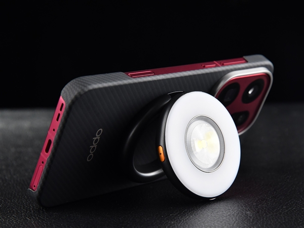 OPPO哈苏磁吸闪补光环灯上手：199元闭眼入