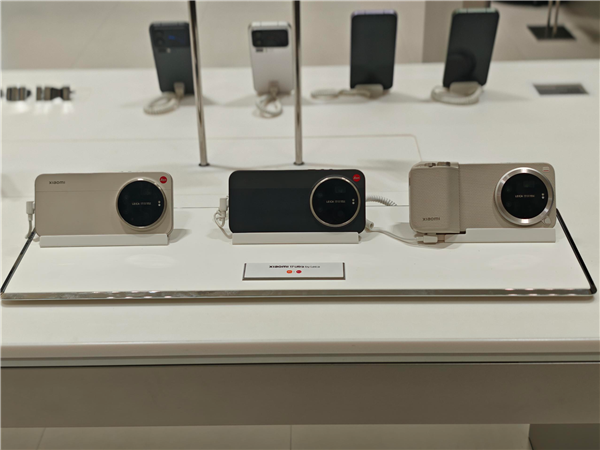 全国限量3万套！小米之家购买小米17 Ultra送“限定影像随行包”