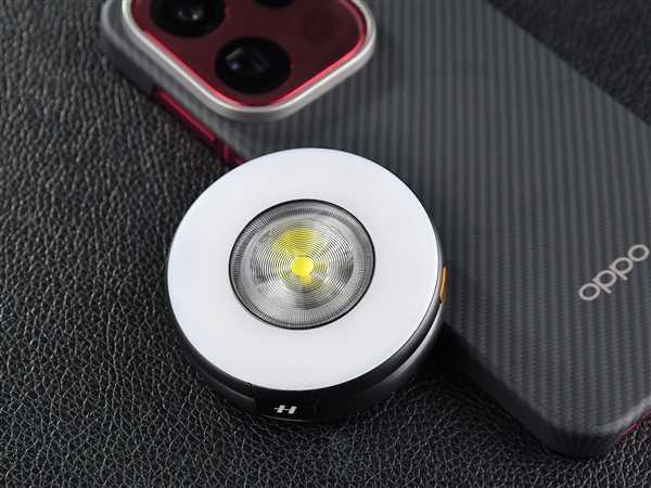 OPPO哈苏磁吸闪补光环灯上手：199元闭眼入