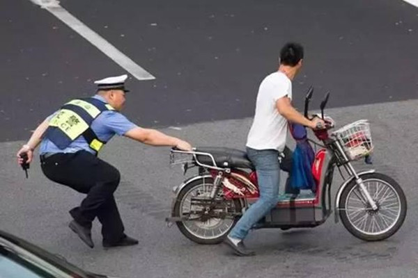 回到旧国标没有意义 大家要的是更快的电动两轮车