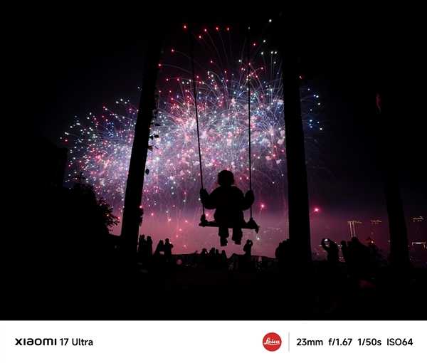 卢伟冰晒小米17 Ultra烟花样张：最强夜神实至名归