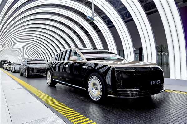 第10000辆尊界S800量产下线！车主为“功夫皇帝”李连杰