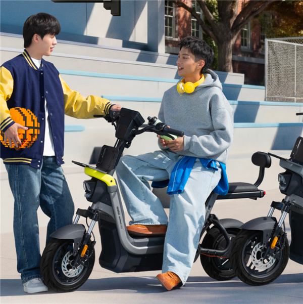 九号Fz1电动车发布：续航70公里 首发2999元起