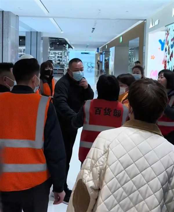 于东来现身新乡 实地走访考察新店筹备进度