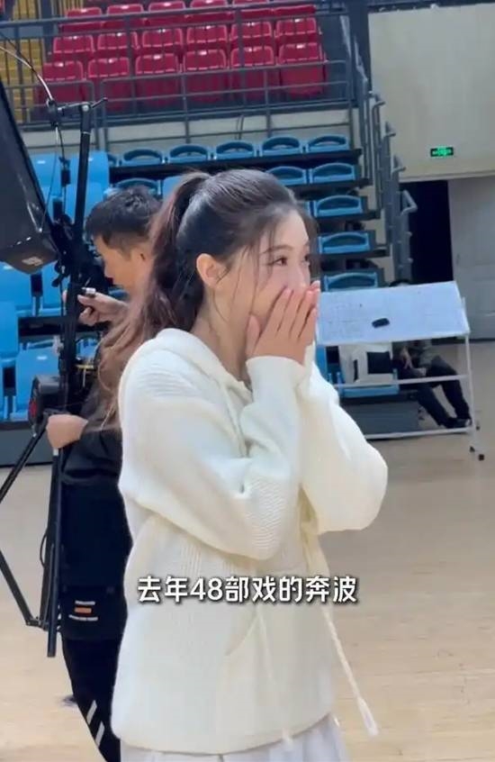 短剧女主全年无休拍了48部戏：每天工作16个小时！5年未回家