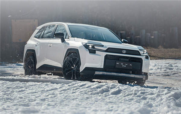 国外媒体羡慕不已！全新一代丰田RAV4荣放交付：限时15.18万起