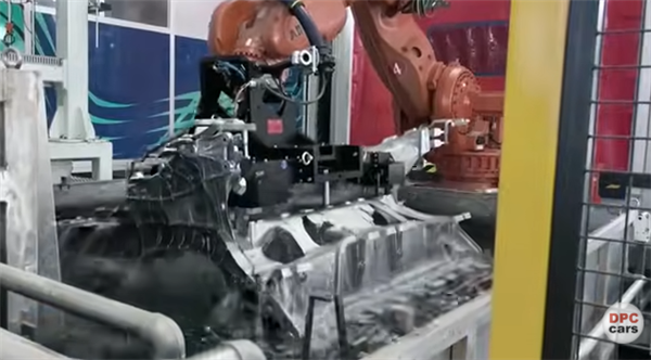 福特CEO曾高度评价小米SU7,计划投入巨资发展电动汽车