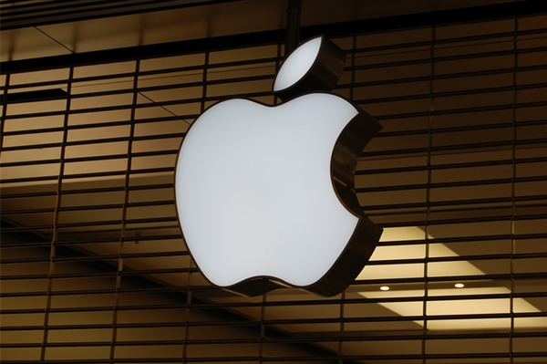 台积电财报引爆AI行情：美股芯片股普涨 阿斯麦市值突破5000亿美元