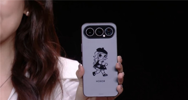 4499元！荣耀X50 Pro MOLLY 20周年限定版发布：联名泡泡玛特 专属充电动效、相机水印