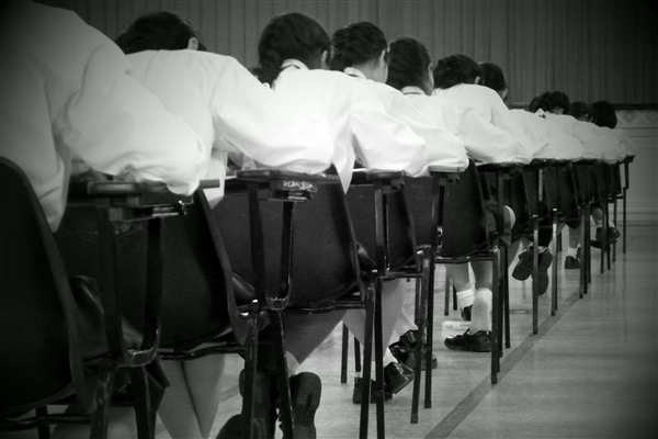 江苏多地中小学延迟到校、取消早读 让孩子多睡会：网友点赞应全国推广