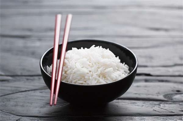 68元高铁盒饭被质疑是“隔夜饭”：为啥不能供应新鲜菜品