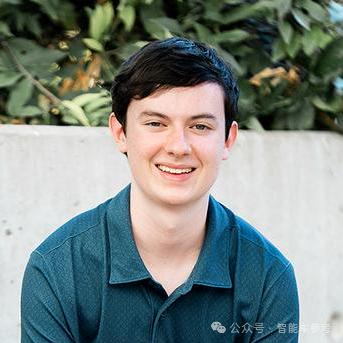 马斯克给大一学生发offer 开发Robotaxi