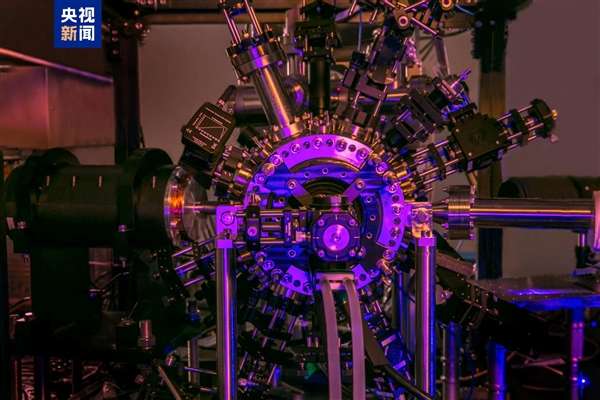 上百亿年不差一秒!我国实现光钟校准国际标准时间“零”的突破