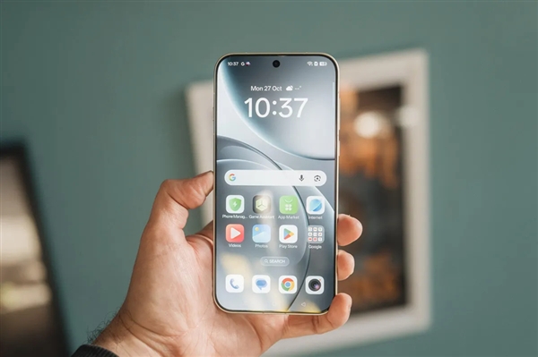 OPPO Find X9 Ultra来了:原生10倍光学变焦回归 机圈最强长枪大炮