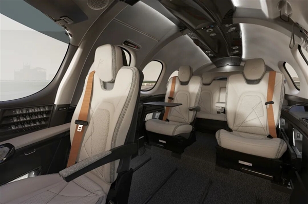 第三代愿景喷气式飞机发布:顶级内饰 载客量增至7人