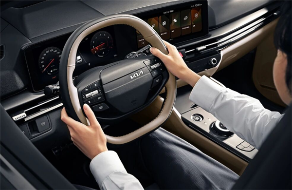 起亚新款狮铂拓界上市，10.99万起